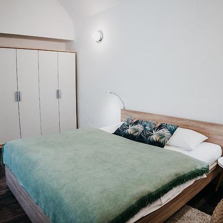 Ah Alzbetina Apartamento Košice Exterior foto
